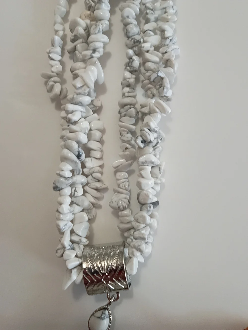 JTV White Howlite Chip Necklace with Silver Leaf Pendant and Aquamarine Accent